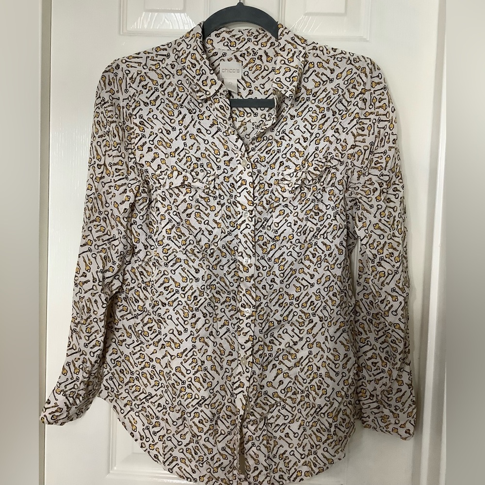 Chico’s Women’s Button Down Long Sleeve Shirt Golden Key Print All over Size 0